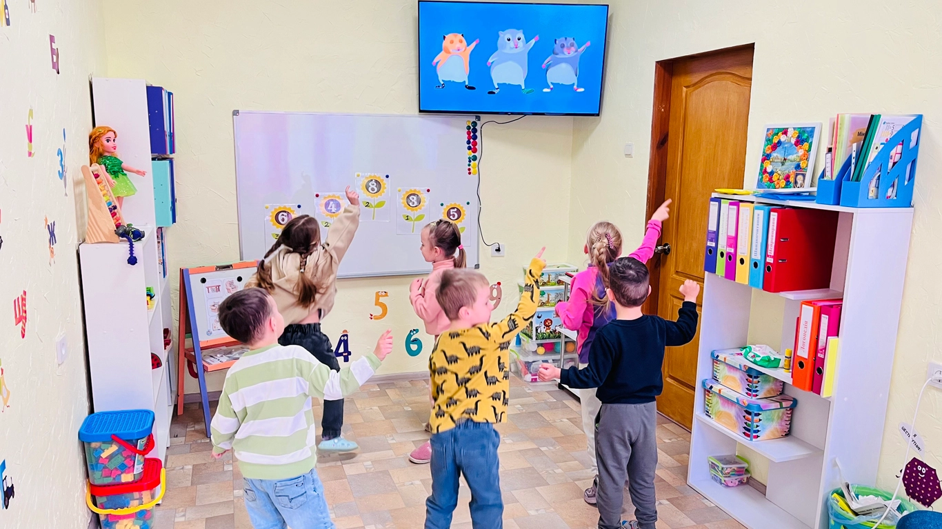 Освітні програми для дітей у Brainy Kids